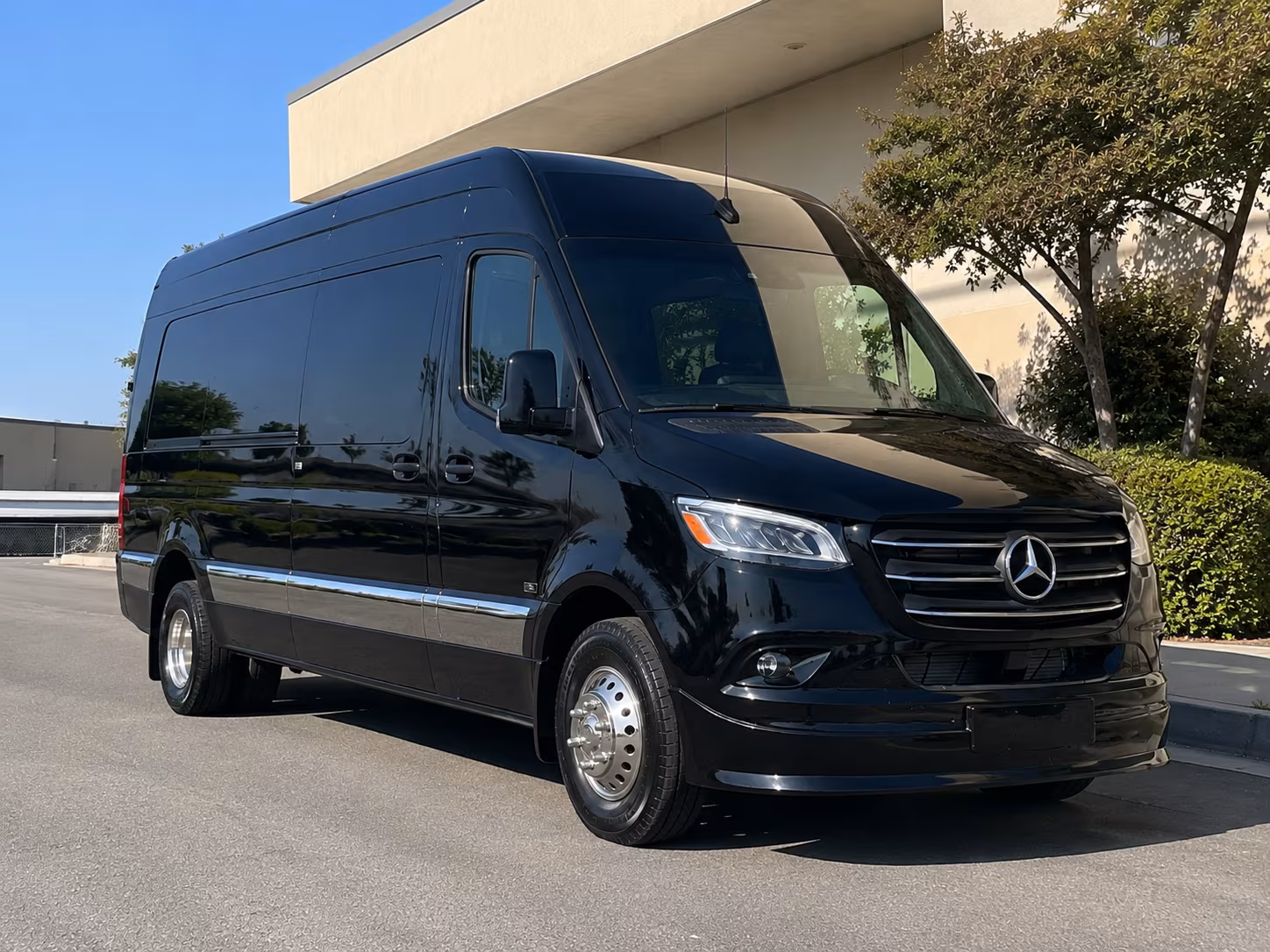 find the perfect transportation for your next corporate event 1